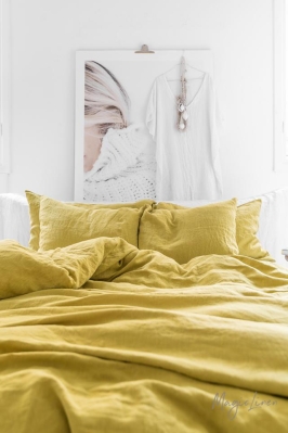 > MOSS YELLOW