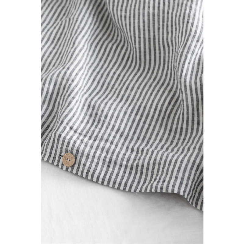 linane voodipesukomplekt black stripes (3).png