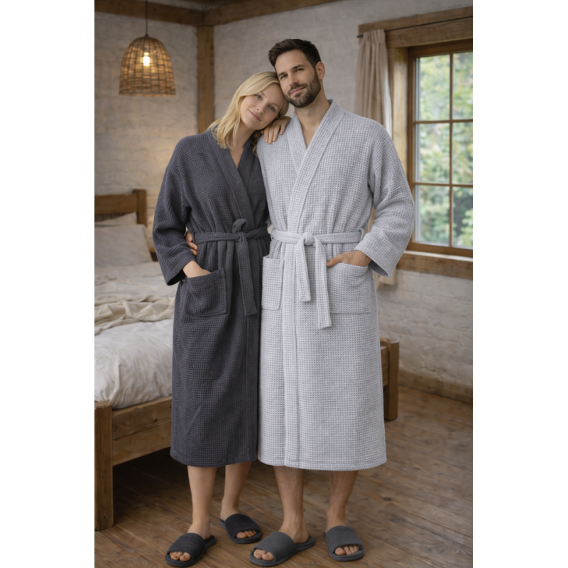 Meeste linane vahvelkoega hommikumantel light grey ja naiste hommikumantel dark grey.png