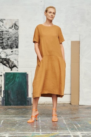 Linane kleit SPEEDWELL hazelnut- käsitöö kollektsioon