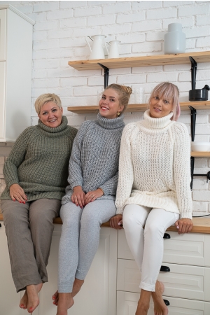 COZY TURTLENECK SWEATER, WHITE