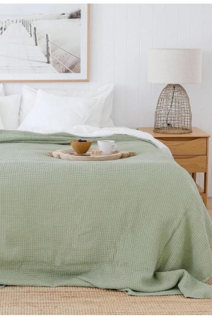 PISTACHIO GREEN WAFFLE BLANKET