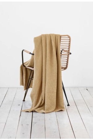 SANDY BEIGE WAFFLE THROW