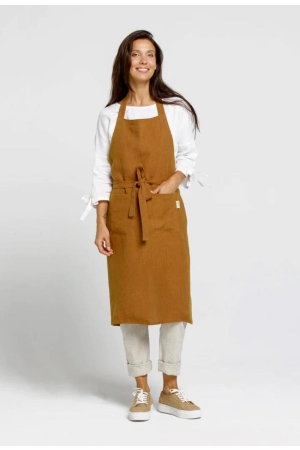 LINEN BIB APRON IN CINNAMON