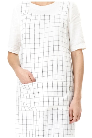 PINAFORE CROSS-BACK LINEN APRON IN CHARCOAL GRID