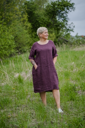Linane kleit Freia red plum-3.jpg