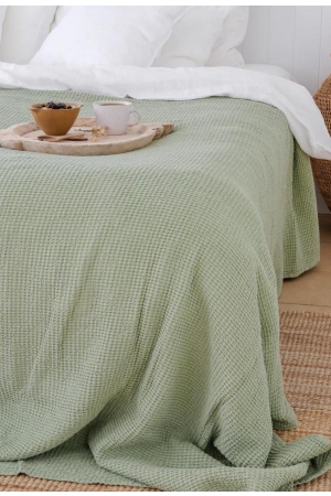 Linane voodikate pistacio green-1.jpg
