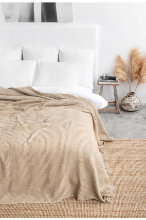 linane voodikate beige.jpg