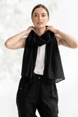 Linane sall black-3.jpg