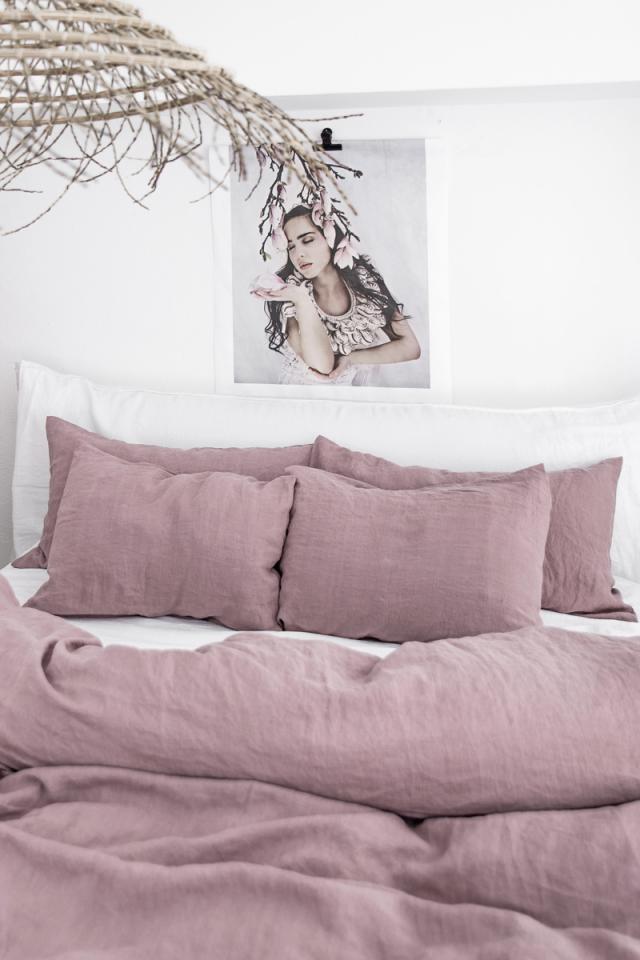 LINEN PILLOWCASES