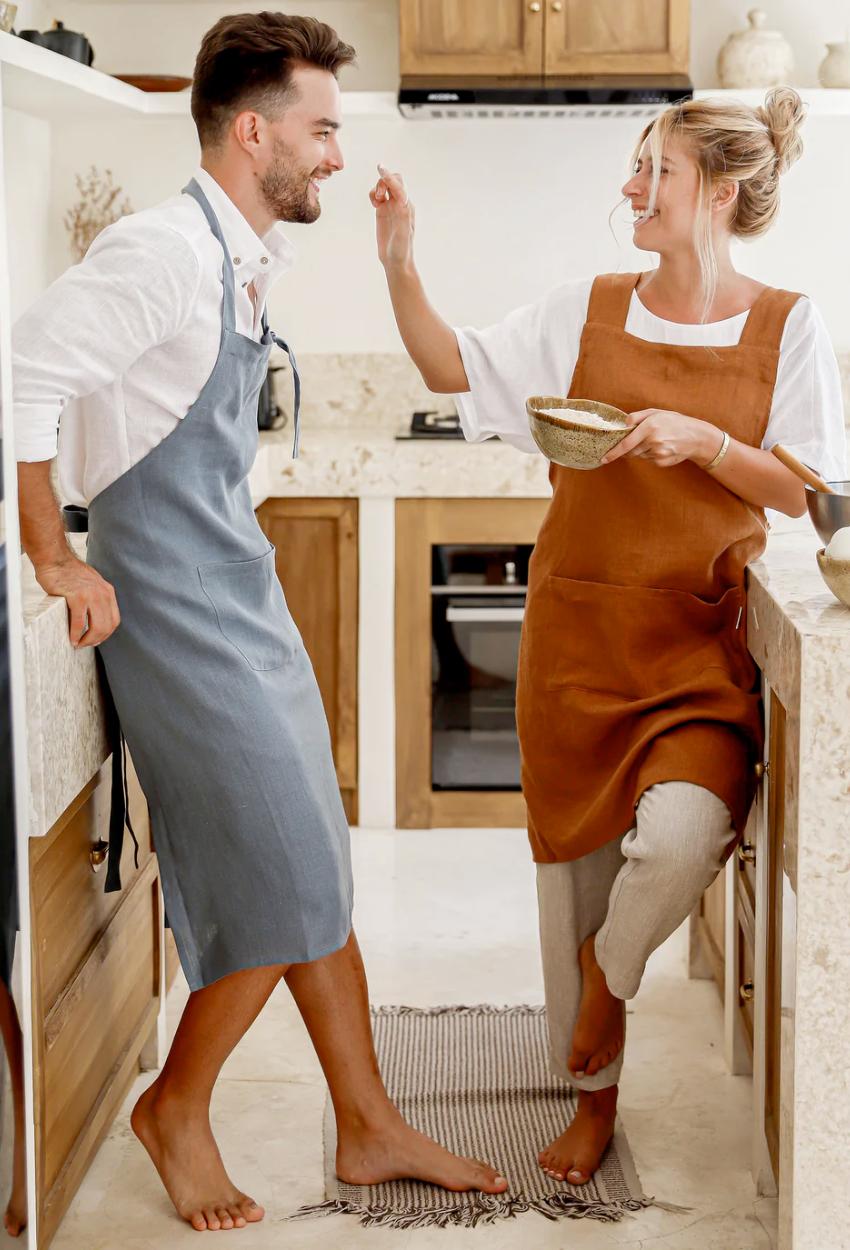 Men's linen aprons